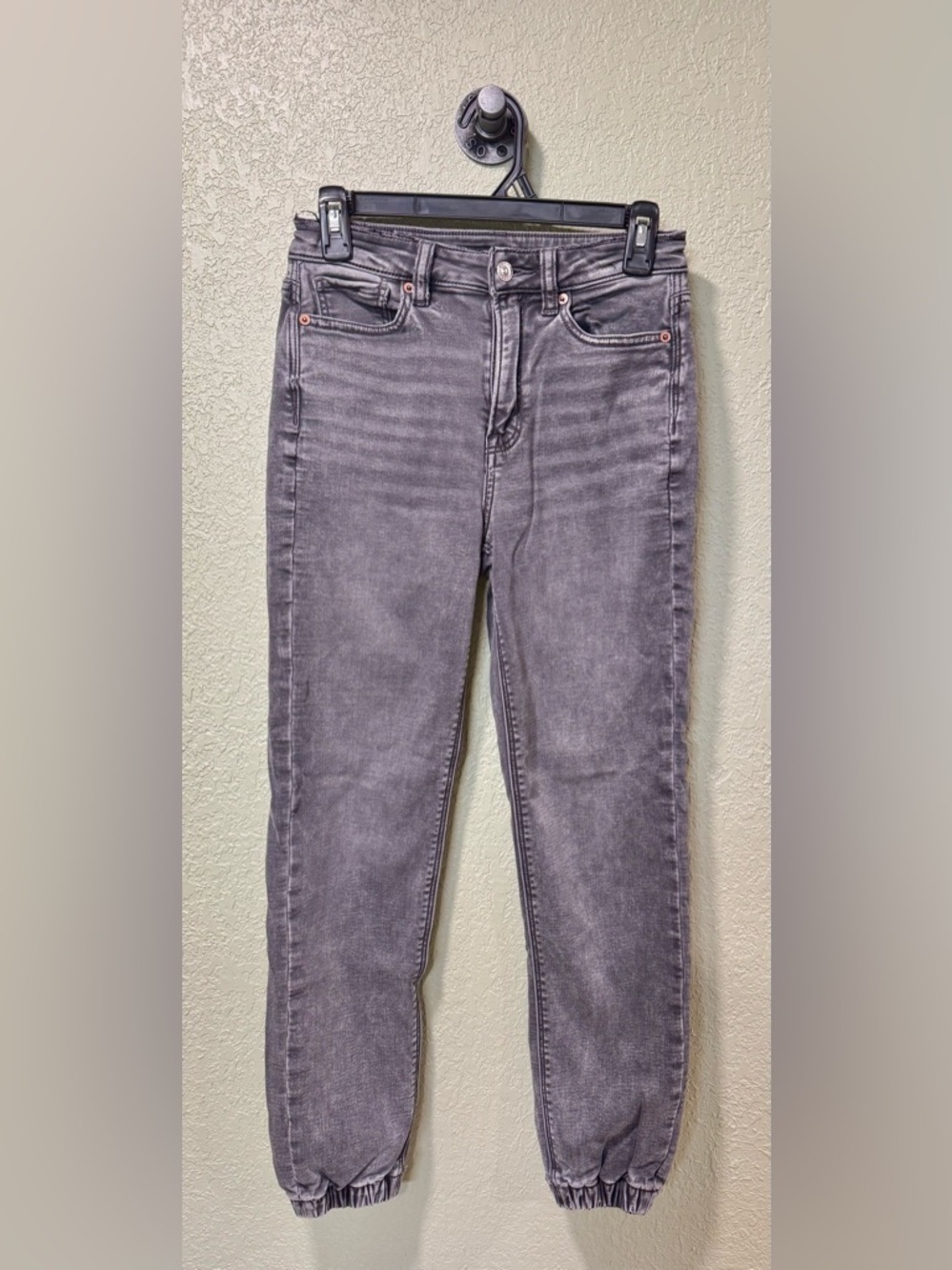American Eagle Outfitters Women's  Mom Jogger Jeans